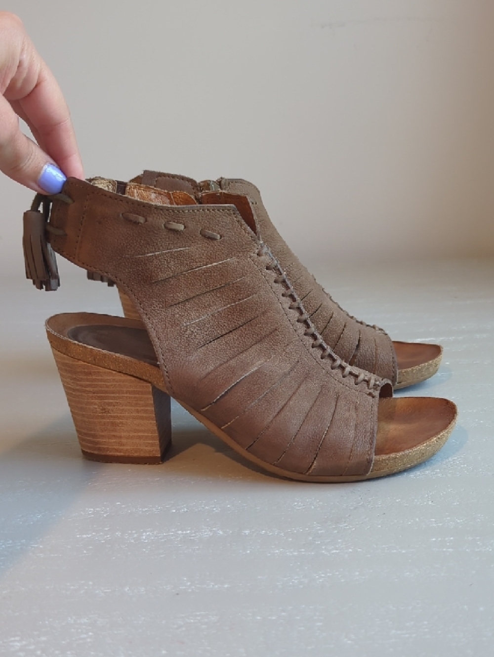 Miz Mooz Brown Open-Toe Block Heel Sandals with Tassel Zip size 7 - Picture 2 of 6